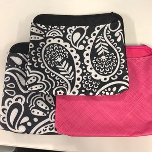 Thirty one Oh snap pockets